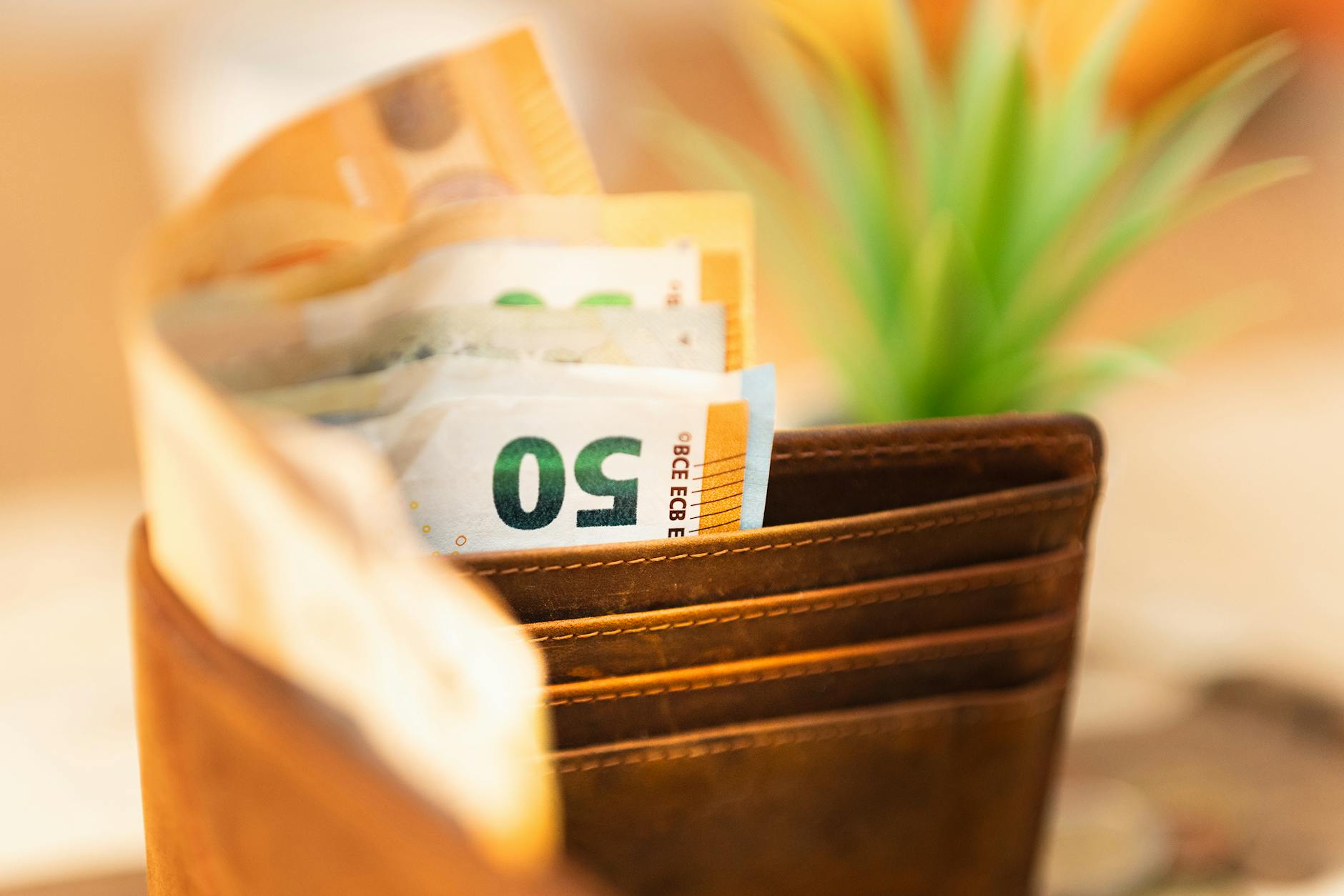 How Does Buy Now Pay Later Work Compared to Traditional Credit?
