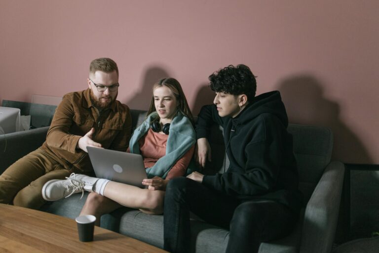 How to Start a BNPL Company - Featured image