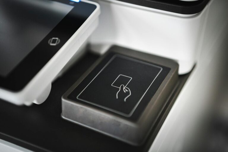 What Is a Payment Gateway - Featured image