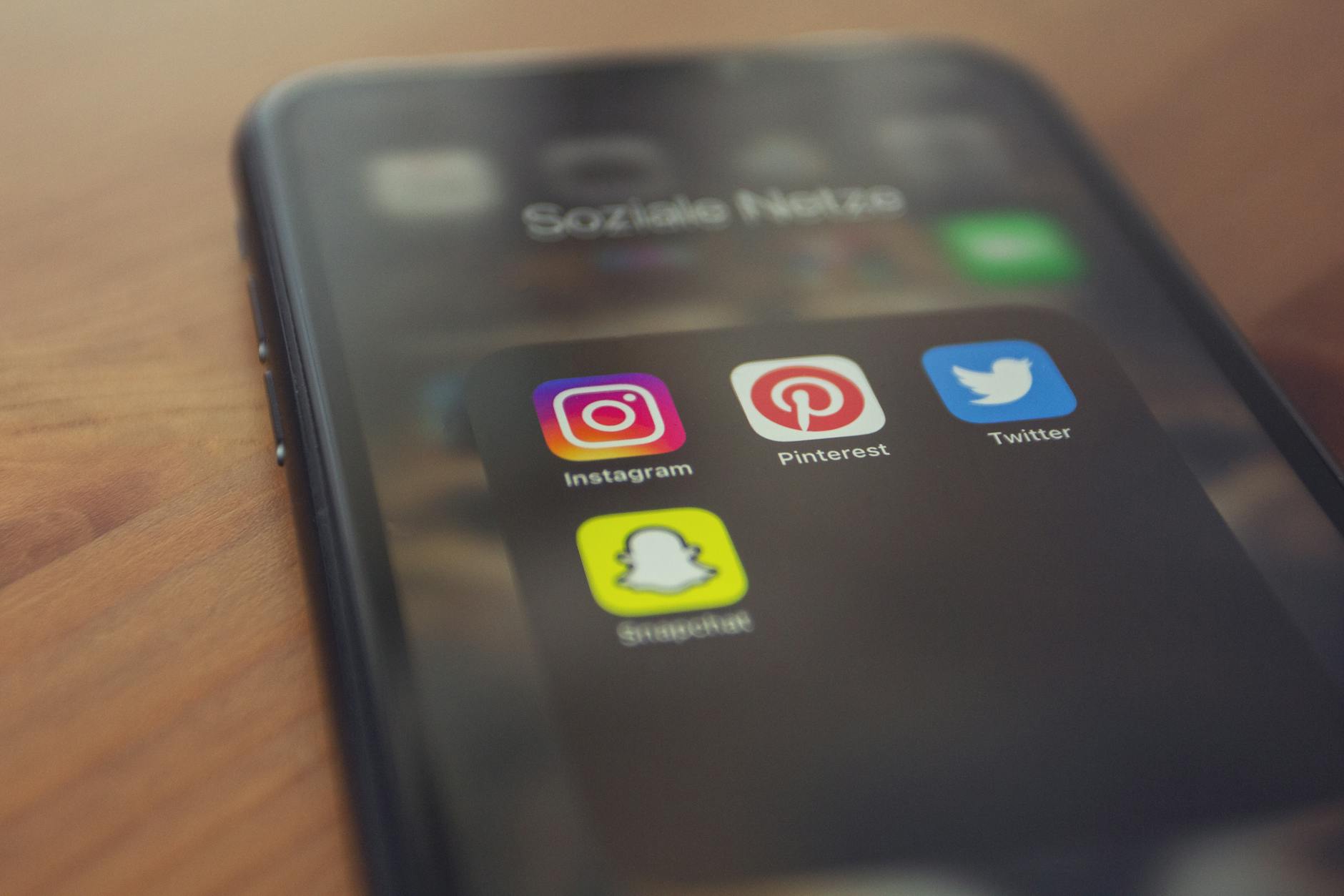 What Makes Twitter Different for Freelancers Compared to Traditional Platforms?