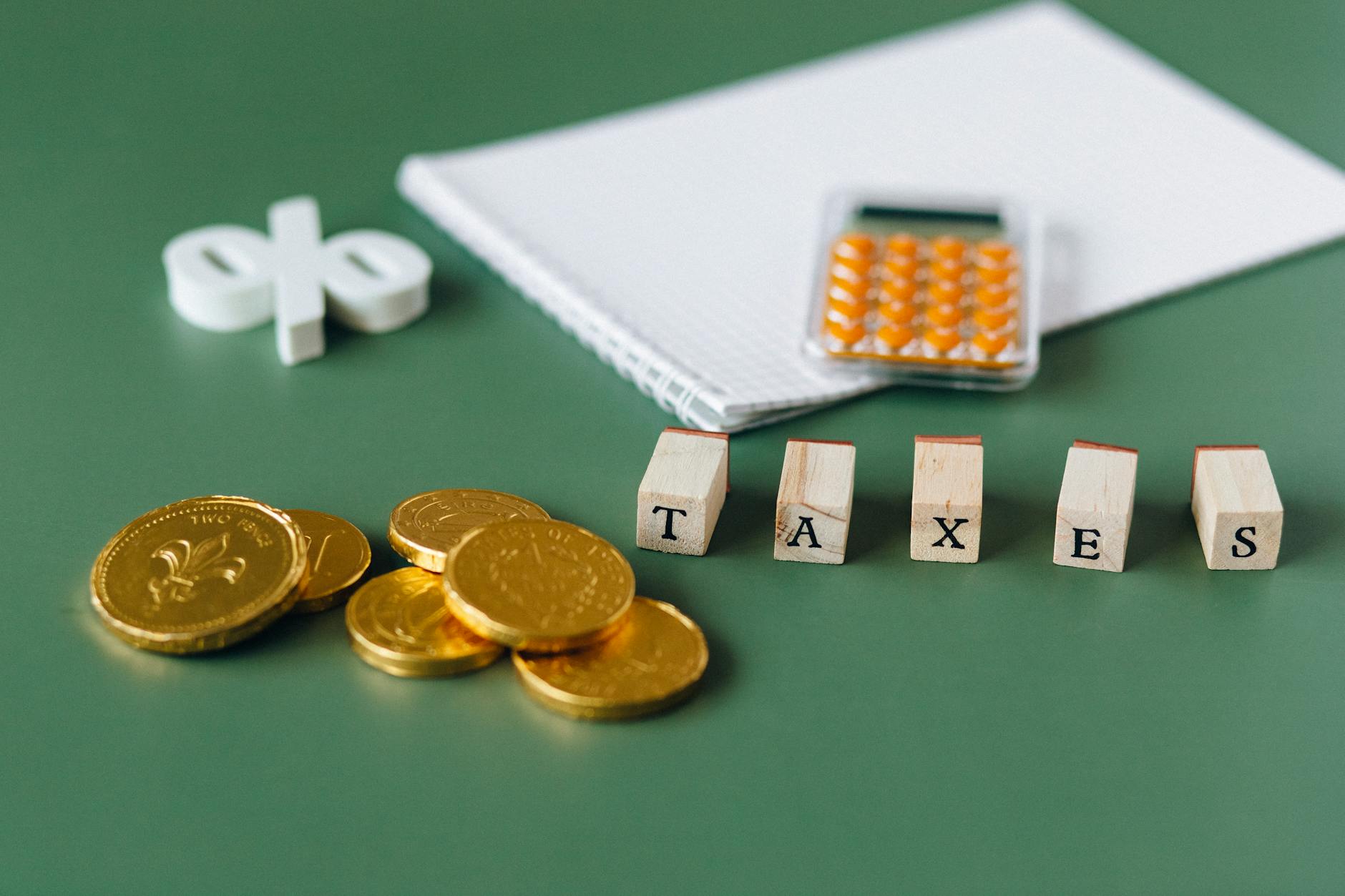 What Percentage of Income Should Freelancers Save for Taxes?