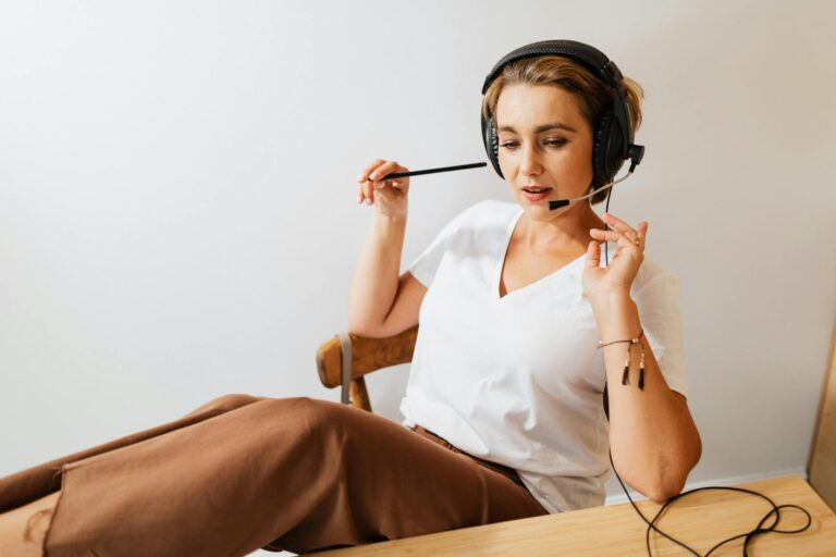 How to Become a Freelance Consultant - Featured image