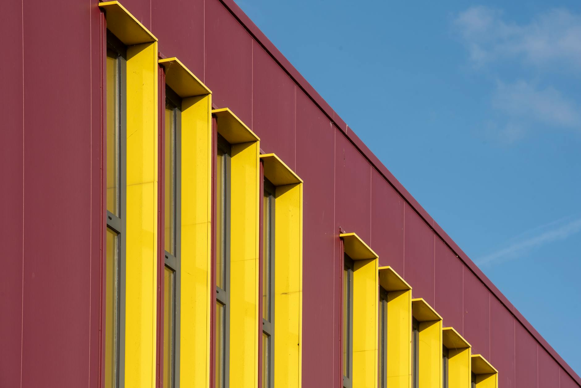 What Makes External Capital Essential for Scaling