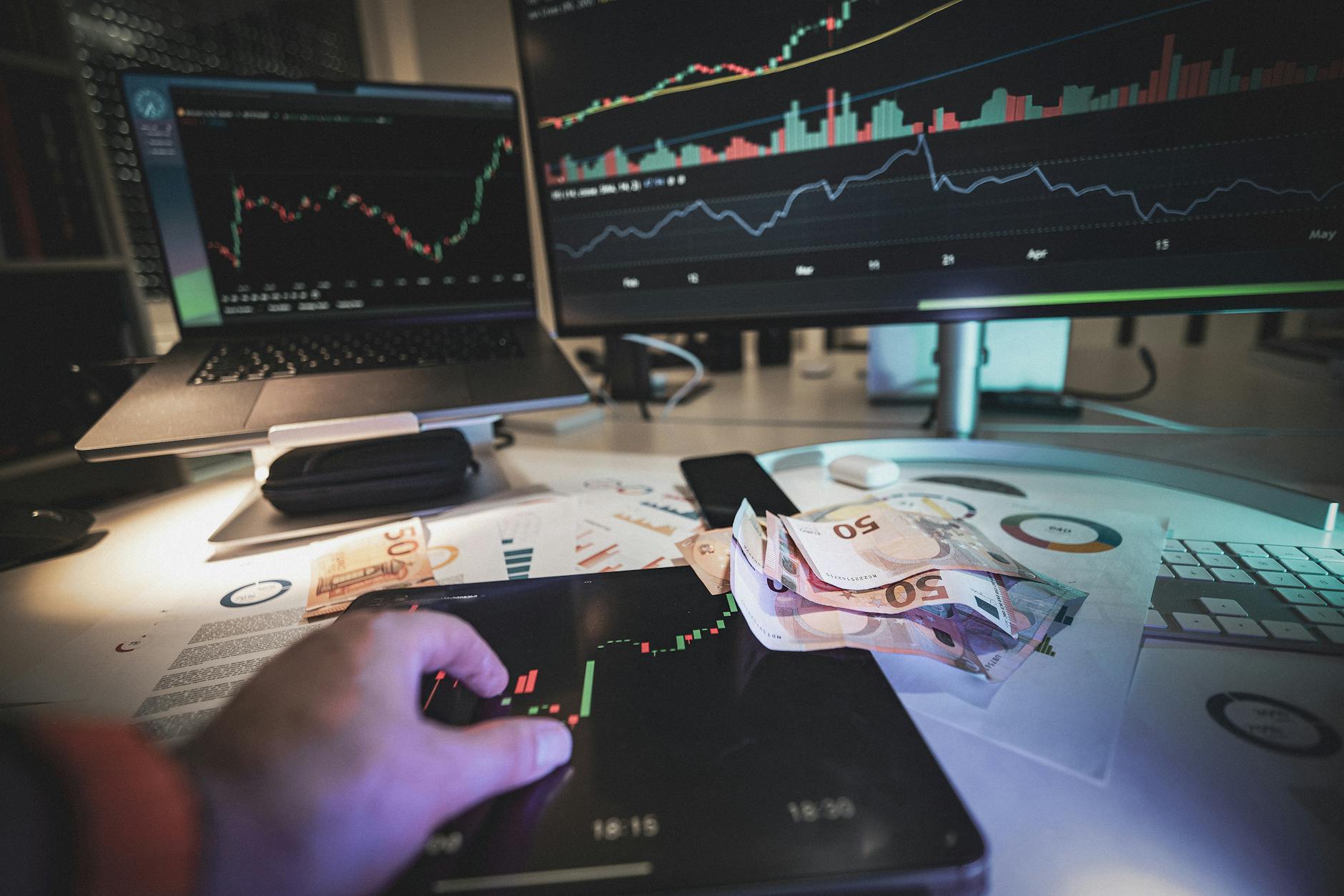How Strategic Investors Shape Technology Development Paths