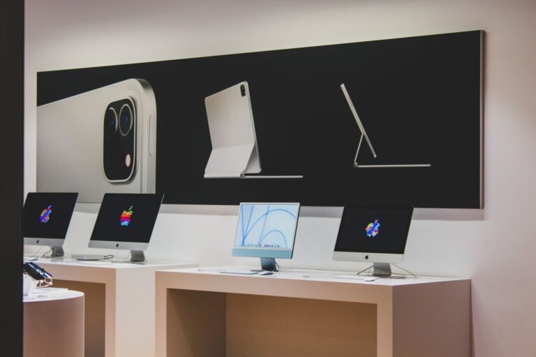 Apple Considers Acquiring AI Chip Startups to Improve Server Performance - Featured image